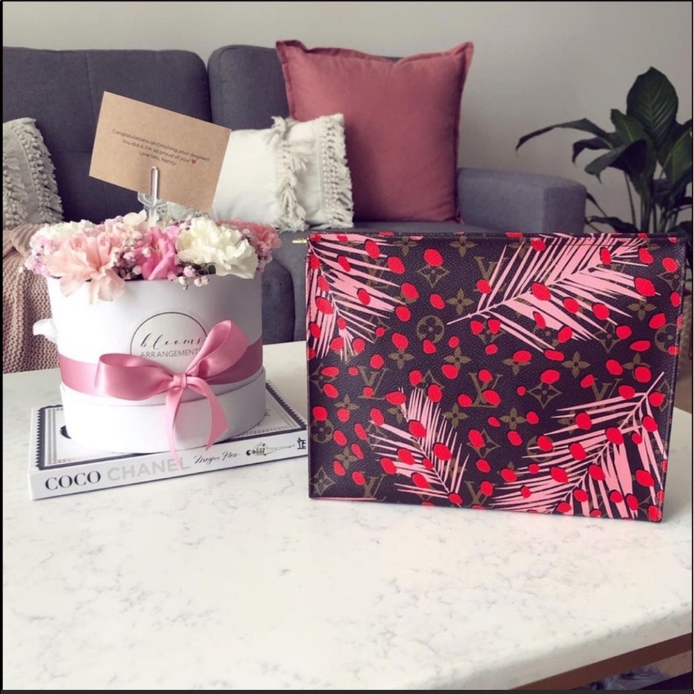 Authentic Louis Vuitton Sugar Poppy Toiletry 26 Pouch